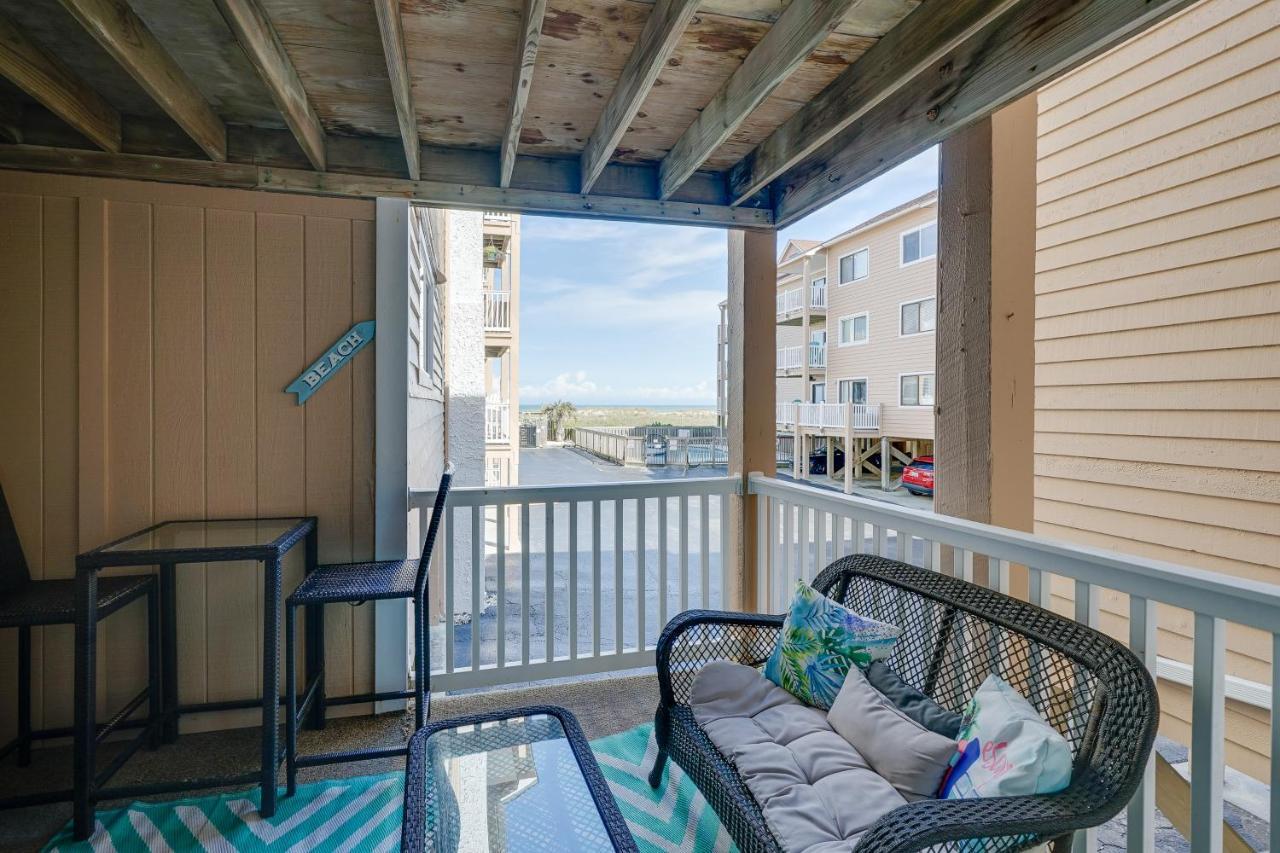Apartment Oceanfront Carolina With Pool And Views!